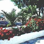 Ostria Beach بيريسا