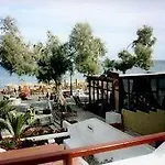 Ostria Beach شقة فندقية