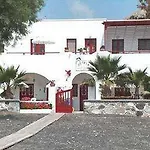 Ostria Beach شقة فندقية 3*