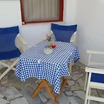 Ostria Beach شقة فندقية