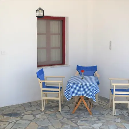 Ostria Beach Períssa