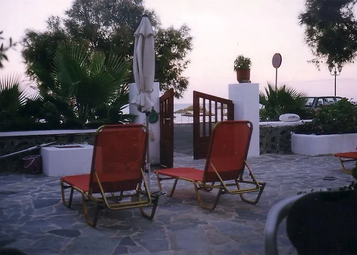 Ostria Beach 3* Perissa (Santorini)