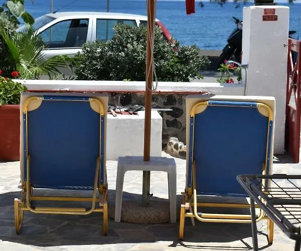 Ostria Beach 3* Perissa (Santorini)