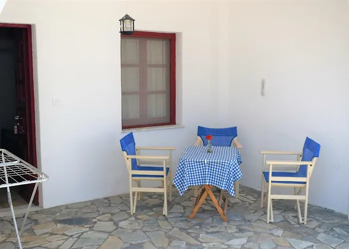 Ostria Beach Períssa